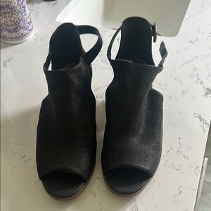 Lucky Brand Black Open-Toe Sandals